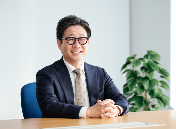 代表取締役社長　渡邊 英介